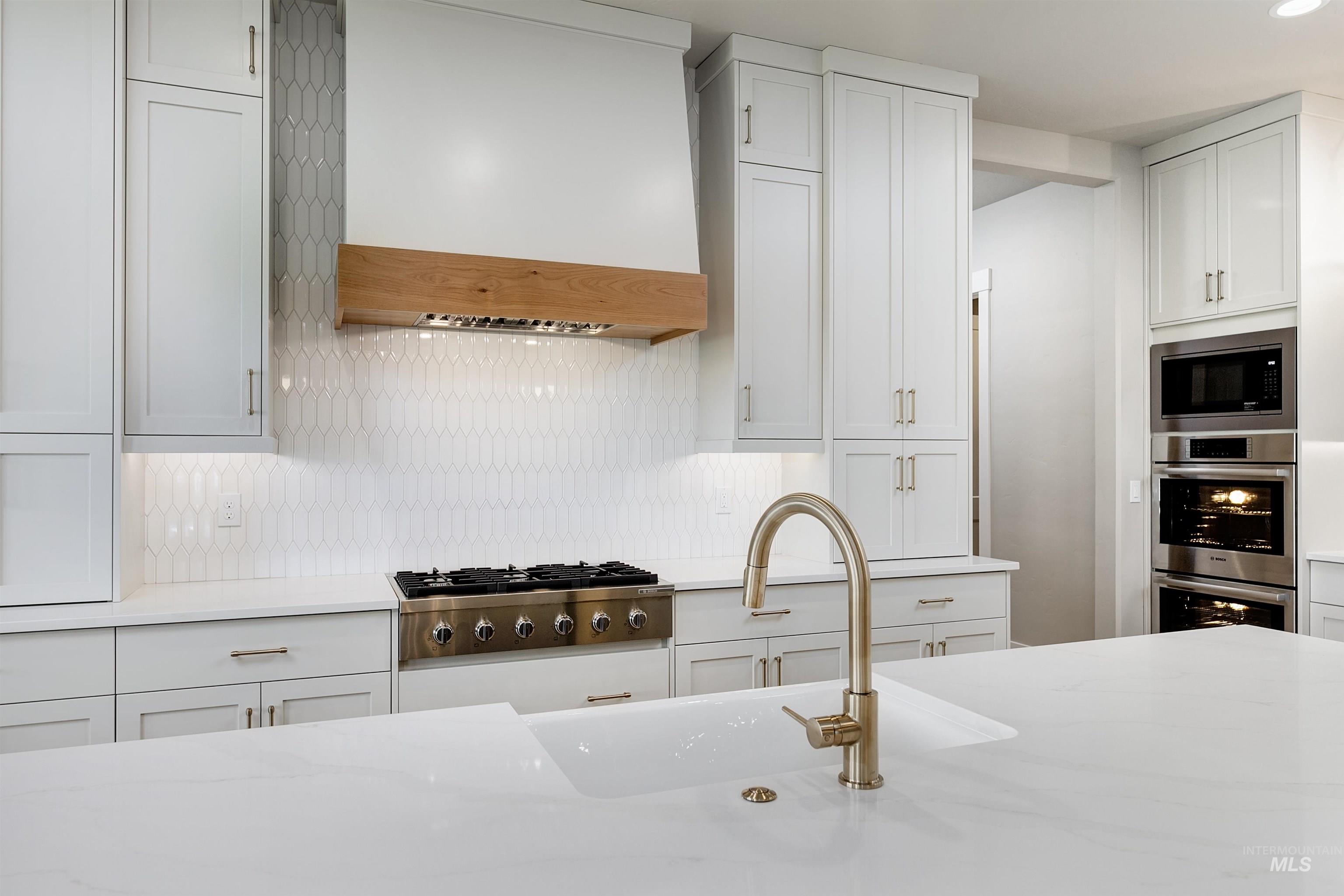 7665 W Diamond Lake Dr Property Photo 14