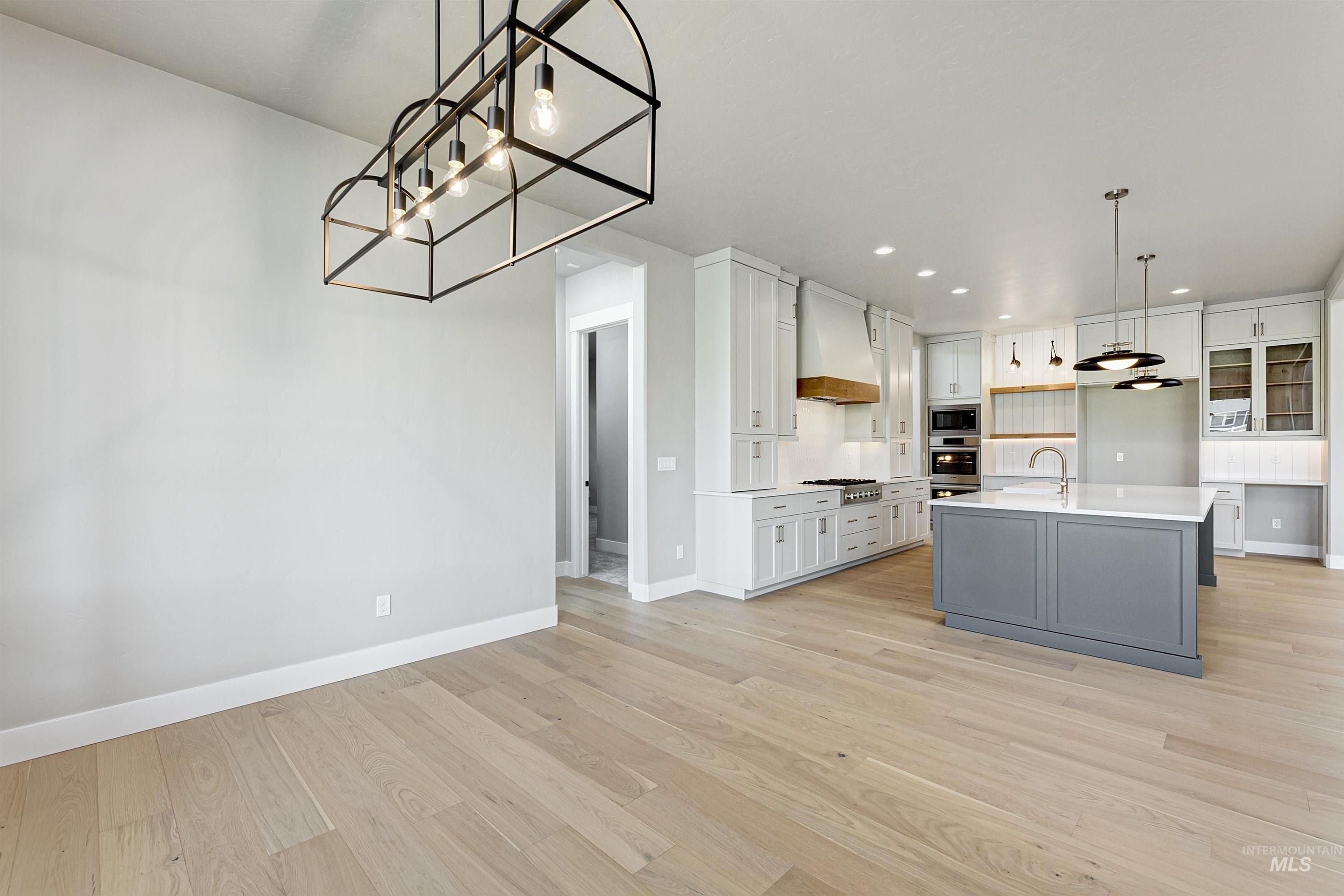 7665 W Diamond Lake Dr Property Photo 17