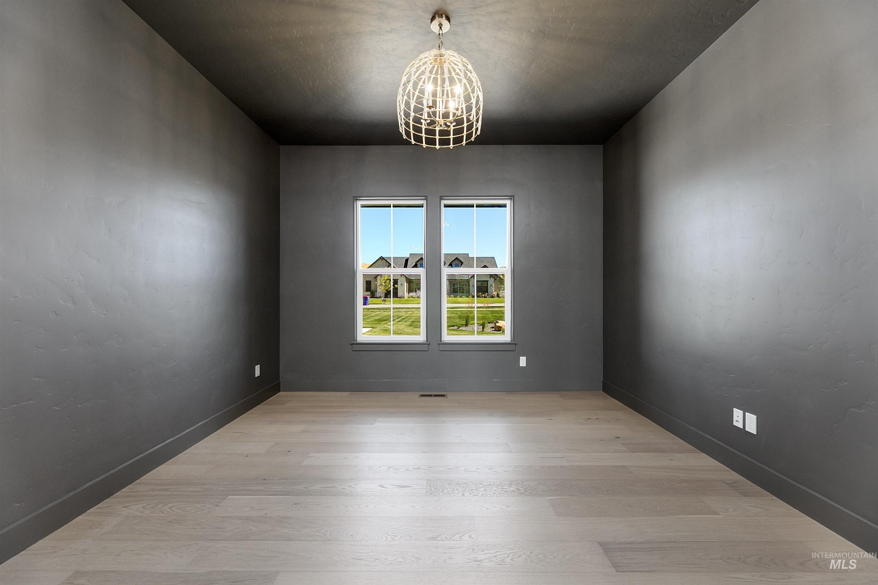 7665 W Diamond Lake Dr Property Photo 18