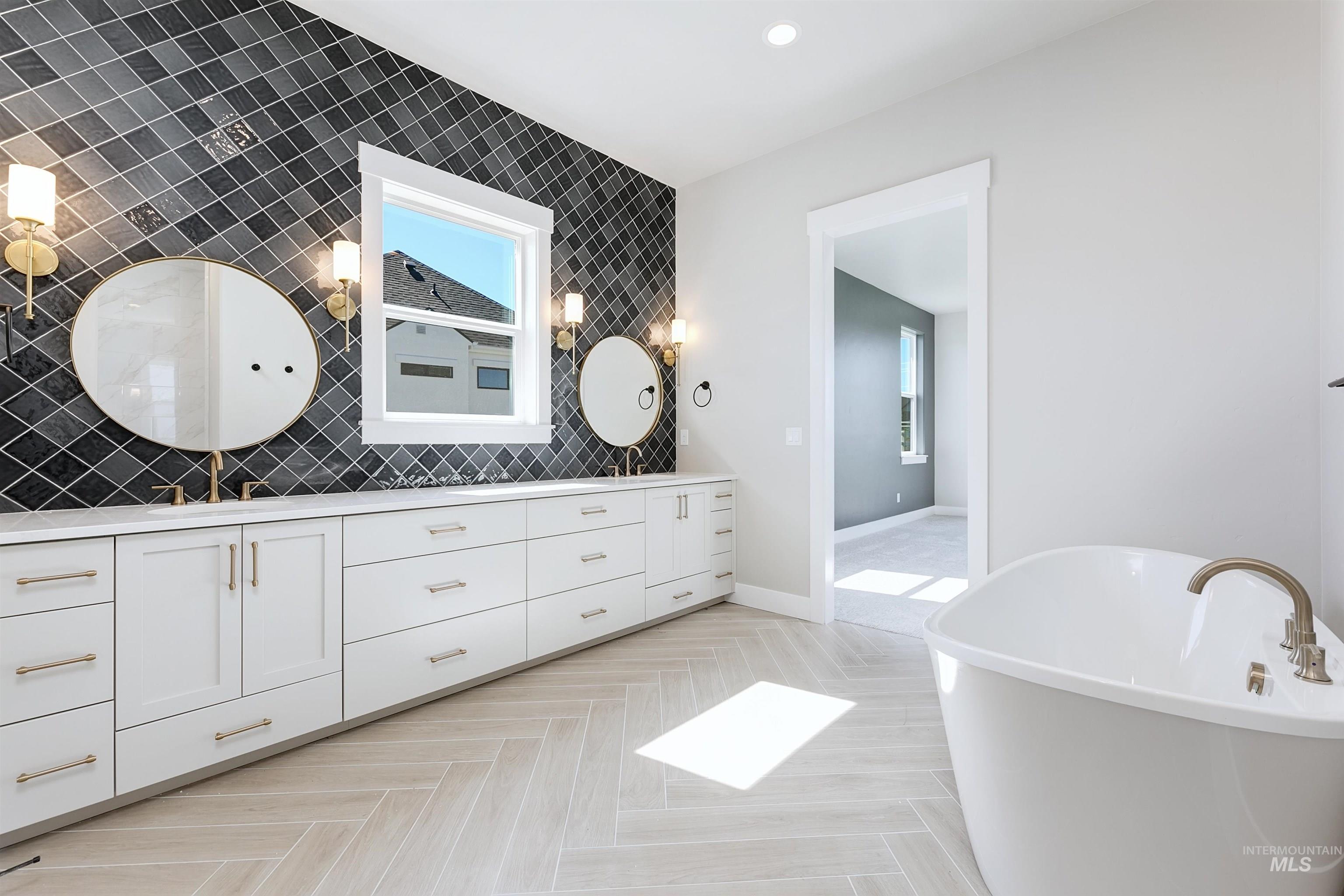 7665 W Diamond Lake Dr Property Photo 27