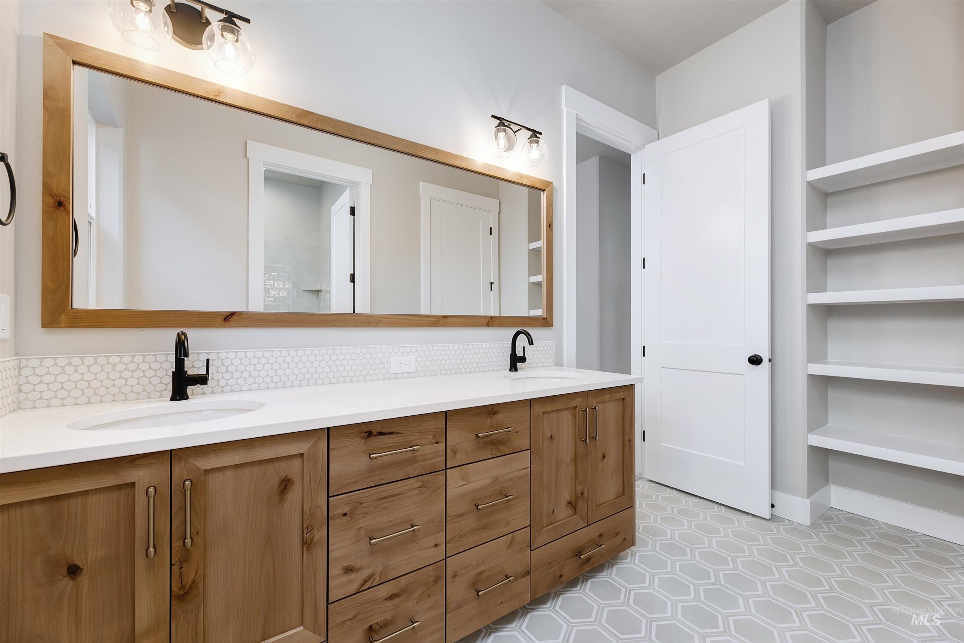 7665 W Diamond Lake Dr Property Photo 34