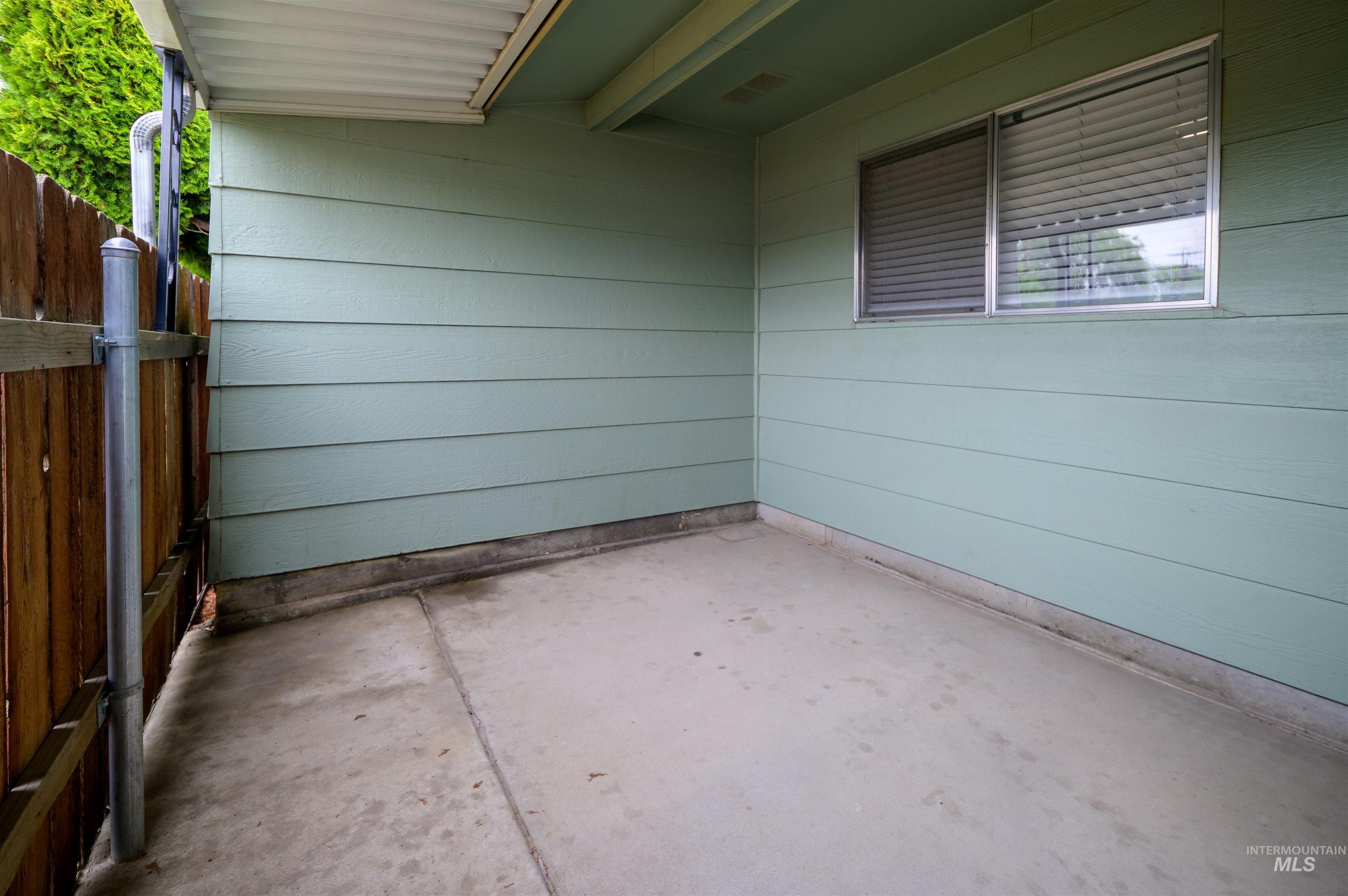 1715 Willow St Property Photo 10