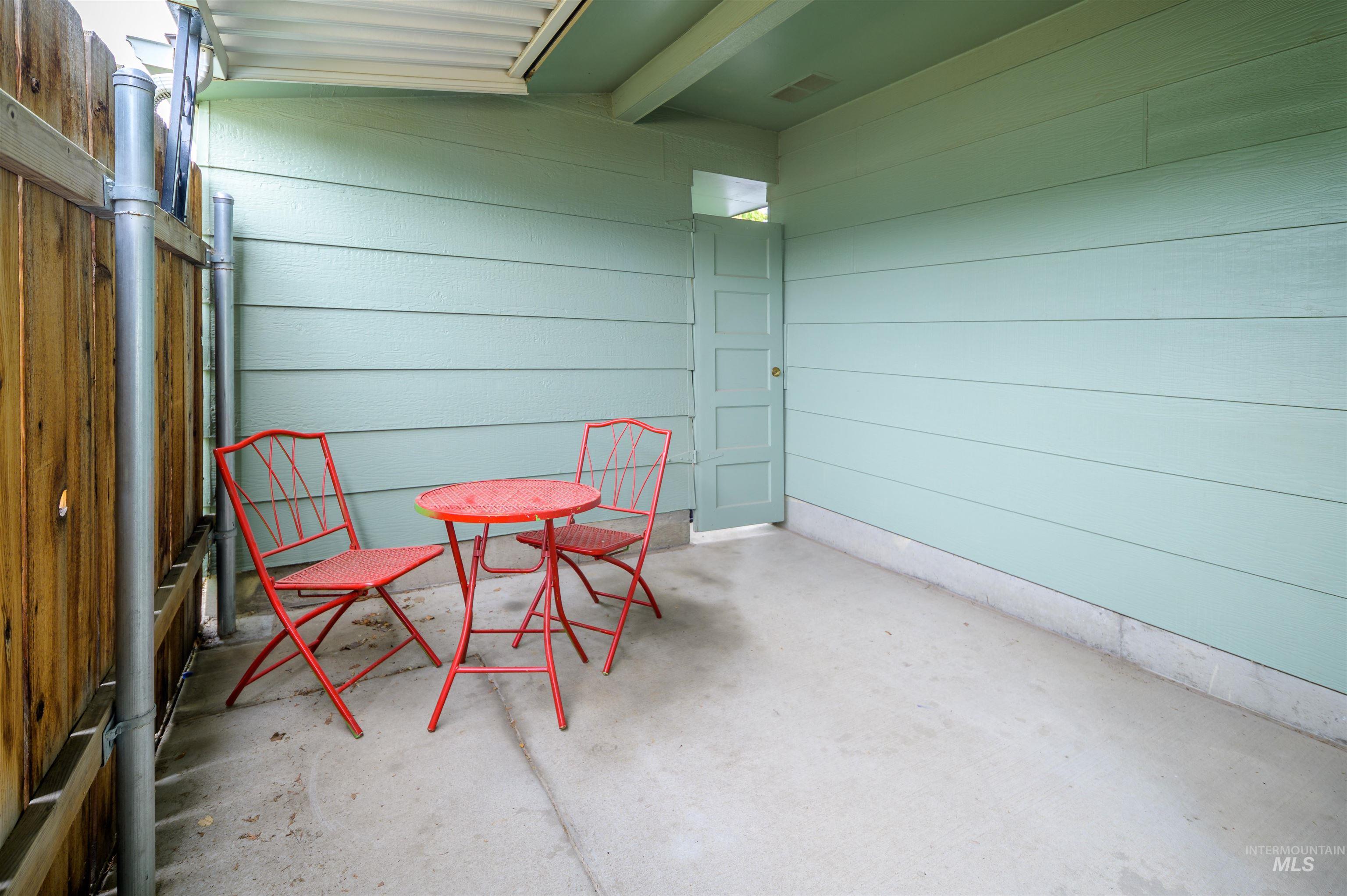 1715 Willow St Property Photo 17