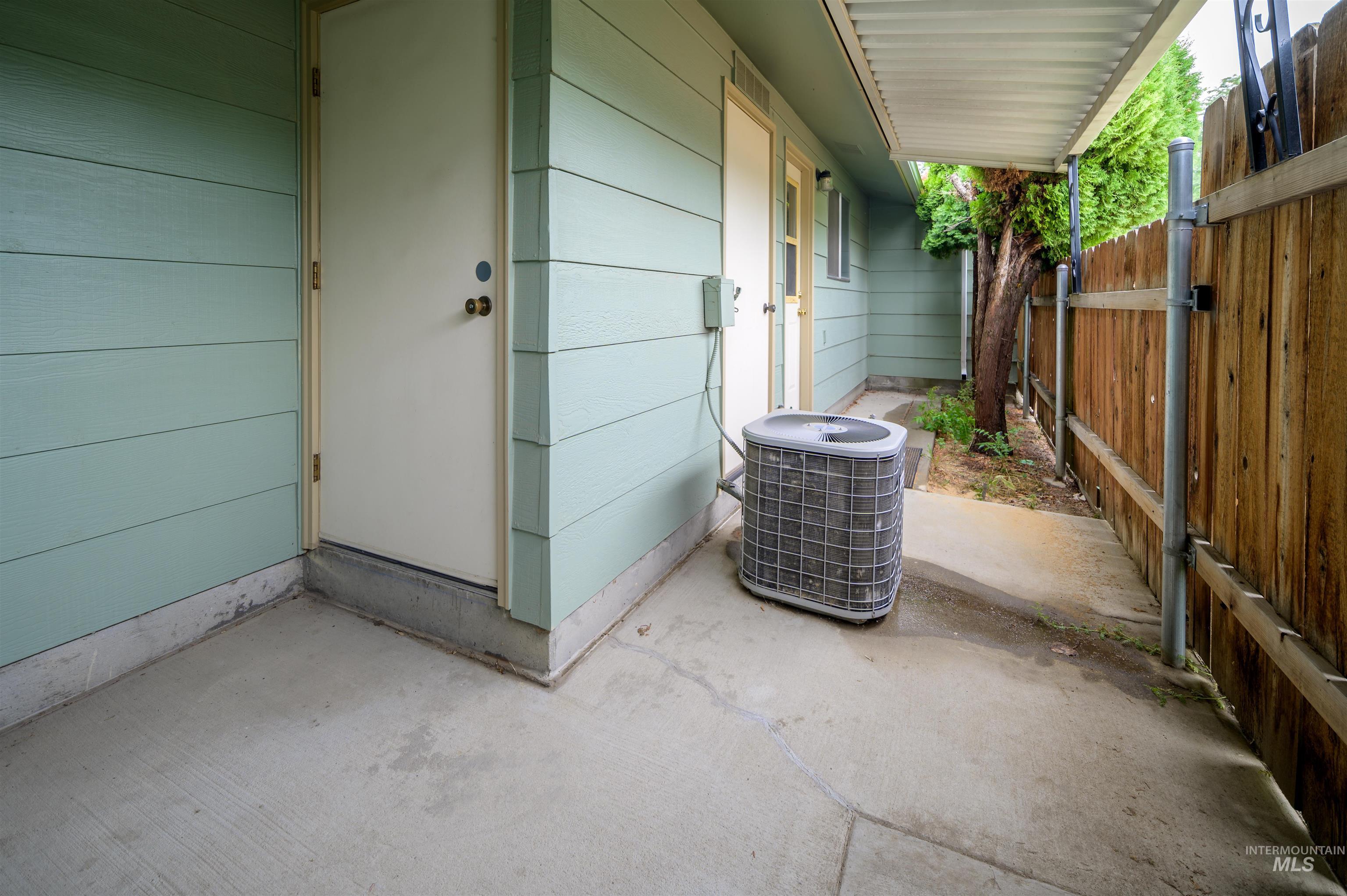 1715 Willow St Property Photo 18