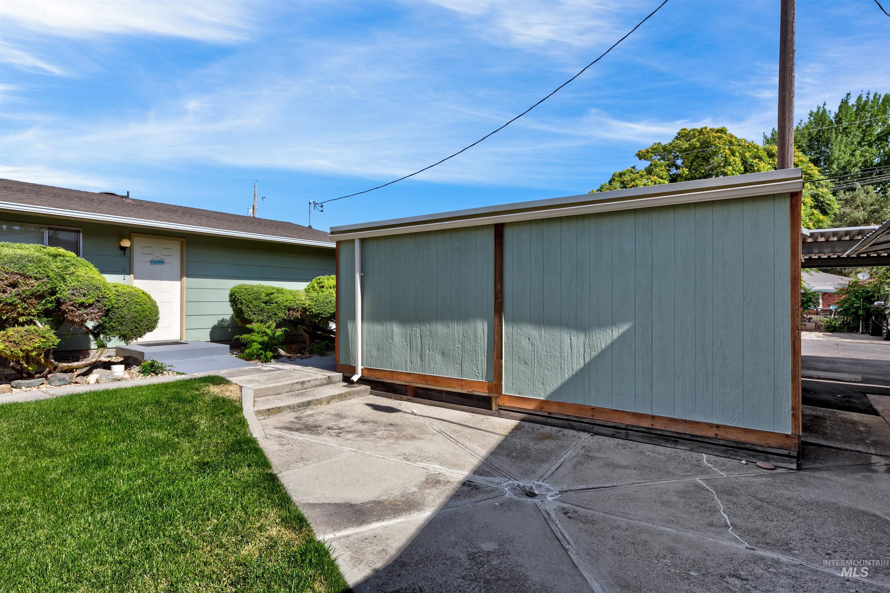 1715 Willow St Property Photo 27