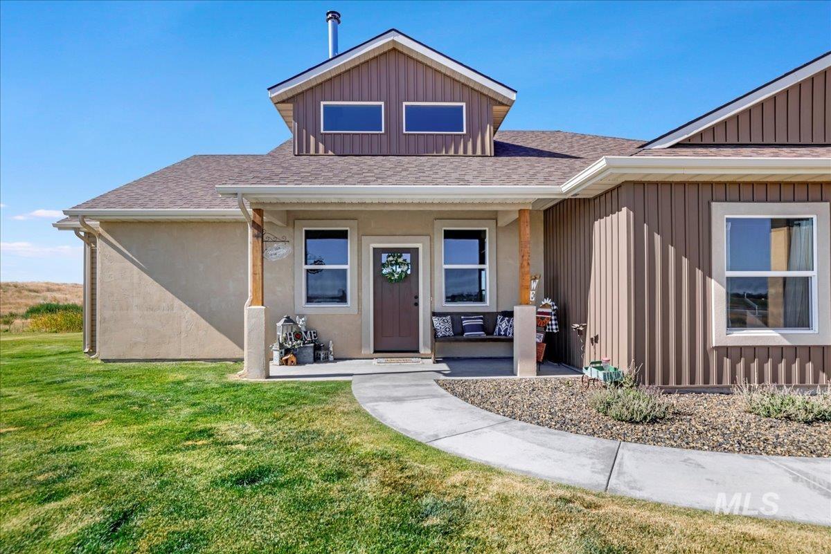 628 Pioneer Mountain Loop Property Photo 2