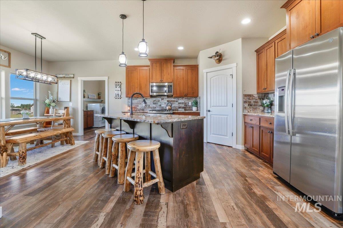 628 Pioneer Mountain Loop Property Photo 5