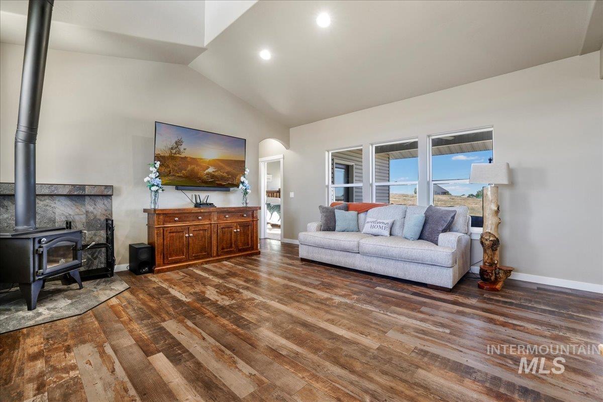 628 Pioneer Mountain Loop Property Photo 17