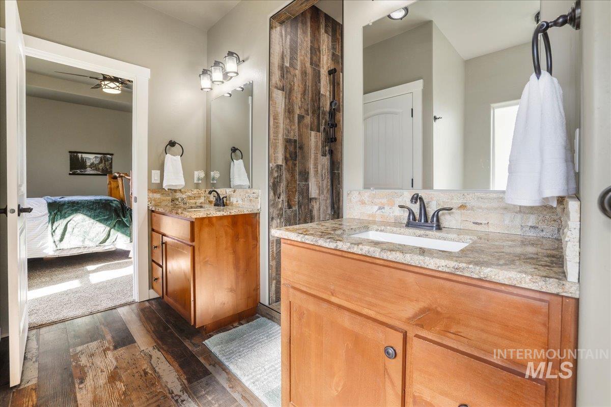 628 Pioneer Mountain Loop Property Photo 24