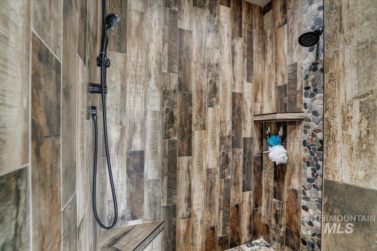 628 Pioneer Mountain Loop Property Photo 26