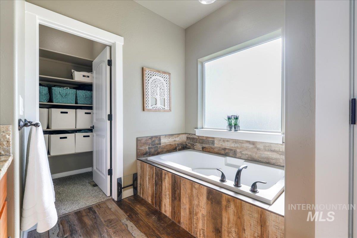 628 Pioneer Mountain Loop Property Photo 27