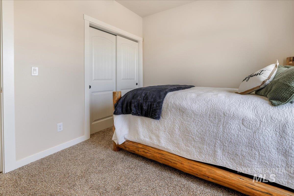 628 Pioneer Mountain Loop Property Photo 30