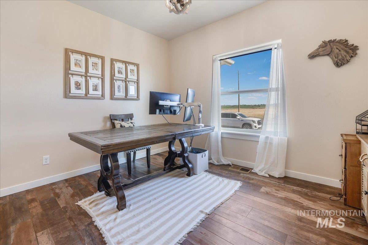 628 Pioneer Mountain Loop Property Photo 35