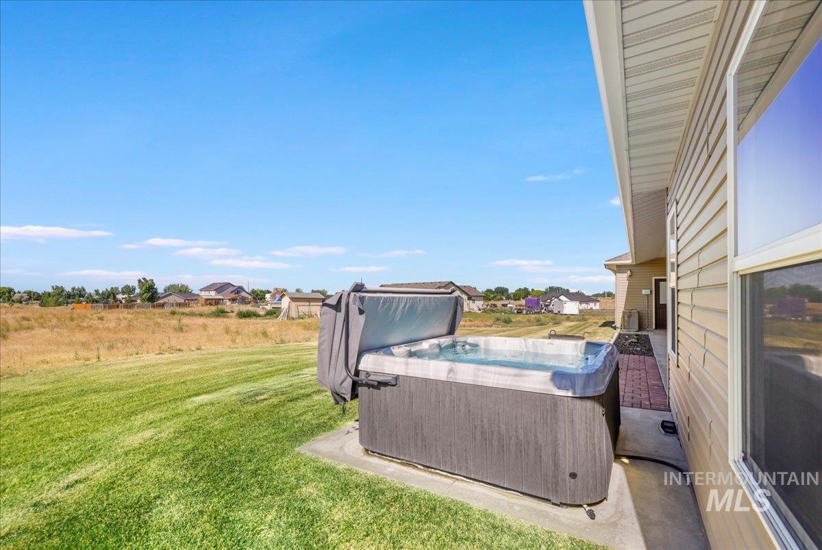 628 Pioneer Mountain Loop Property Photo 38