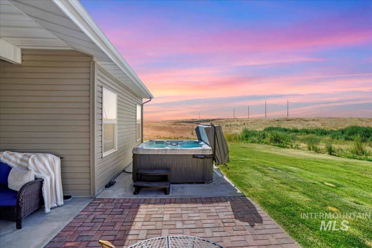 628 Pioneer Mountain Loop Property Photo 42