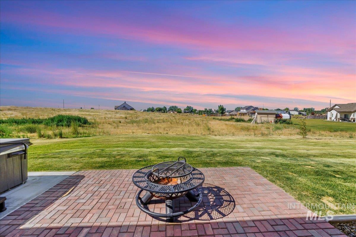 628 Pioneer Mountain Loop Property Photo 43