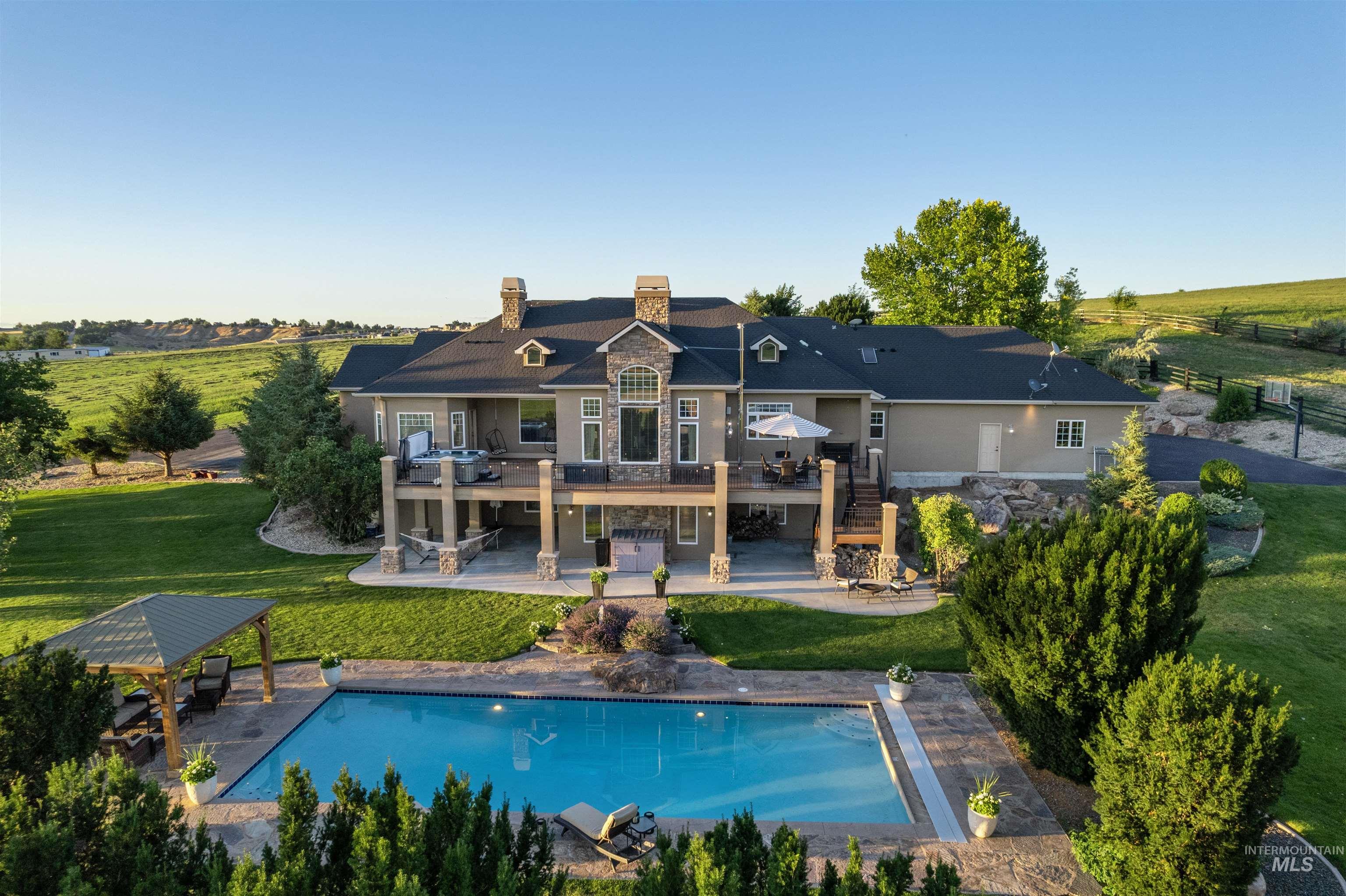 10430 Randall Lane Property Photo 5