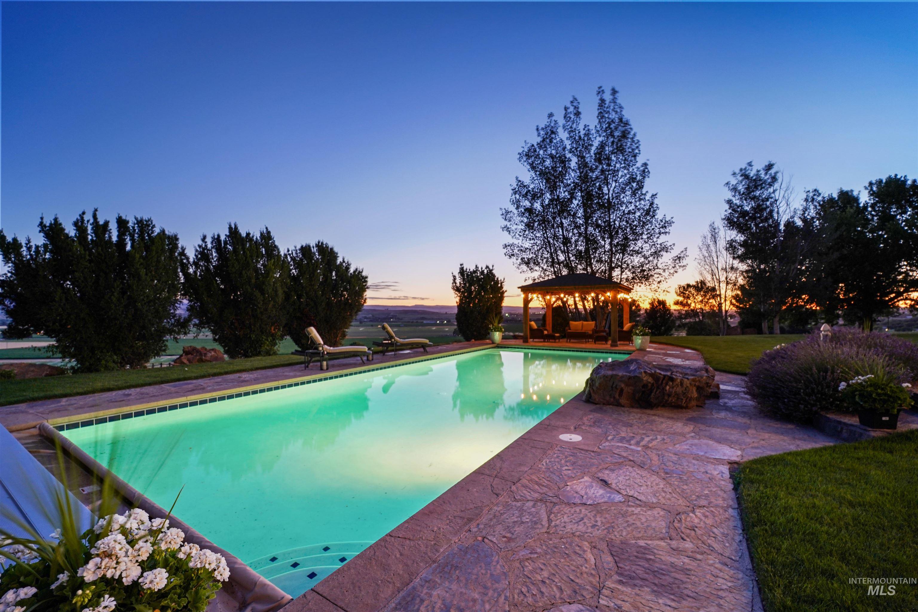 10430 Randall Lane Property Photo 6