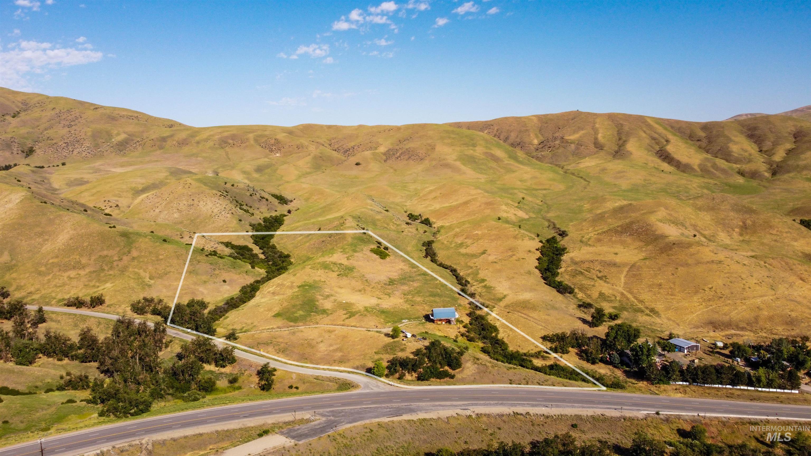 442 Old Hwy 55 Property Photo 2