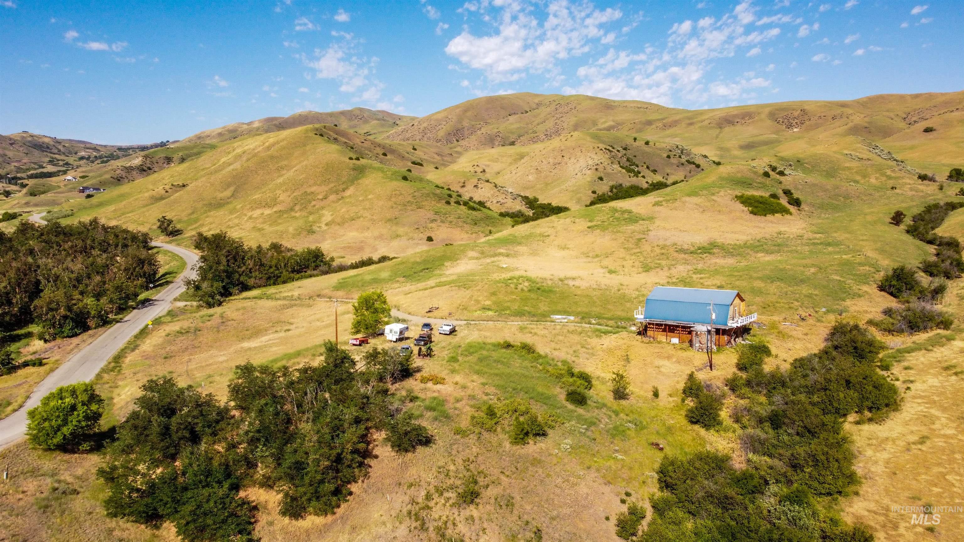 442 Old Hwy 55 Property Photo 3