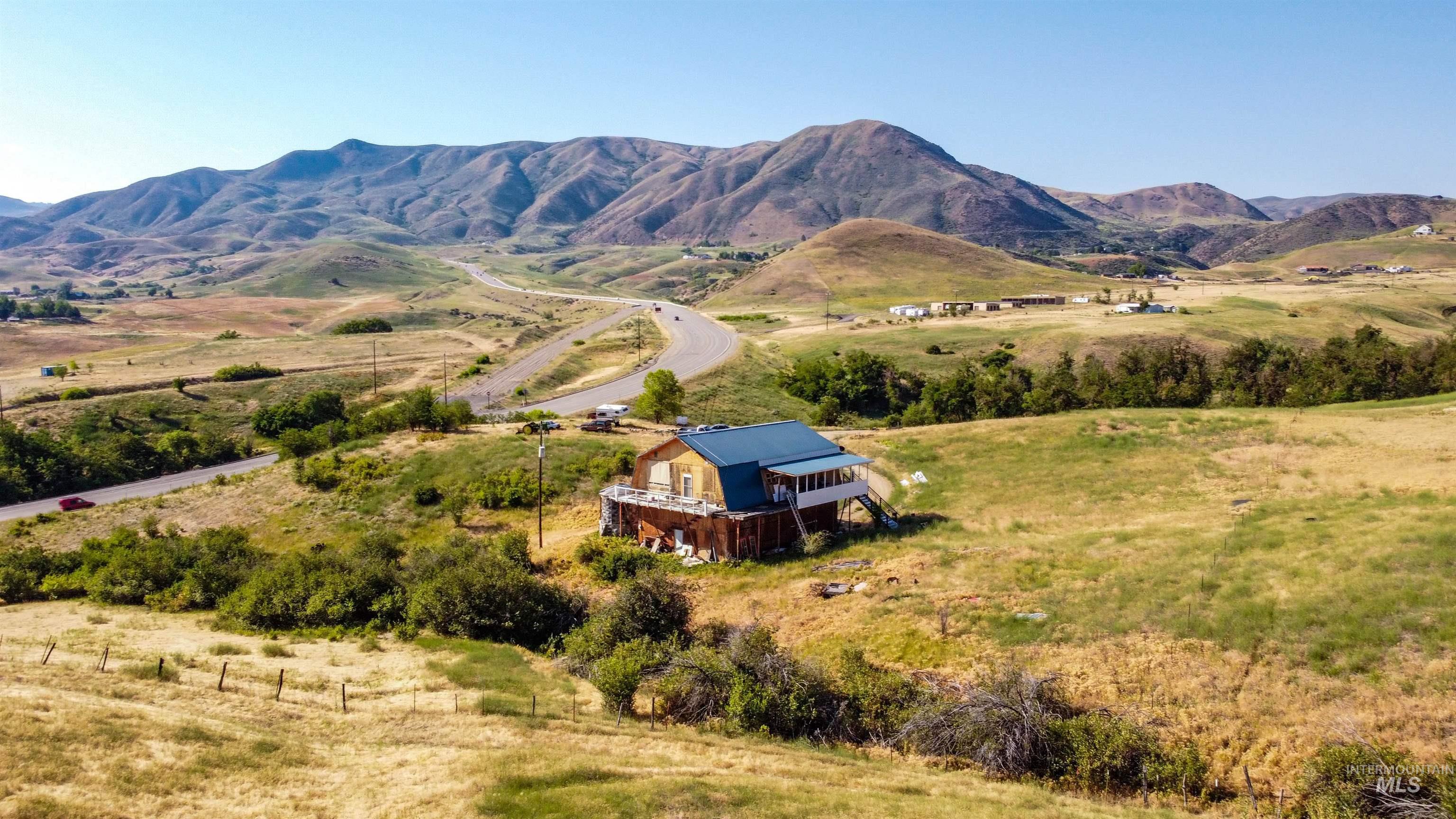 442 Old Hwy 55 Property Photo 4