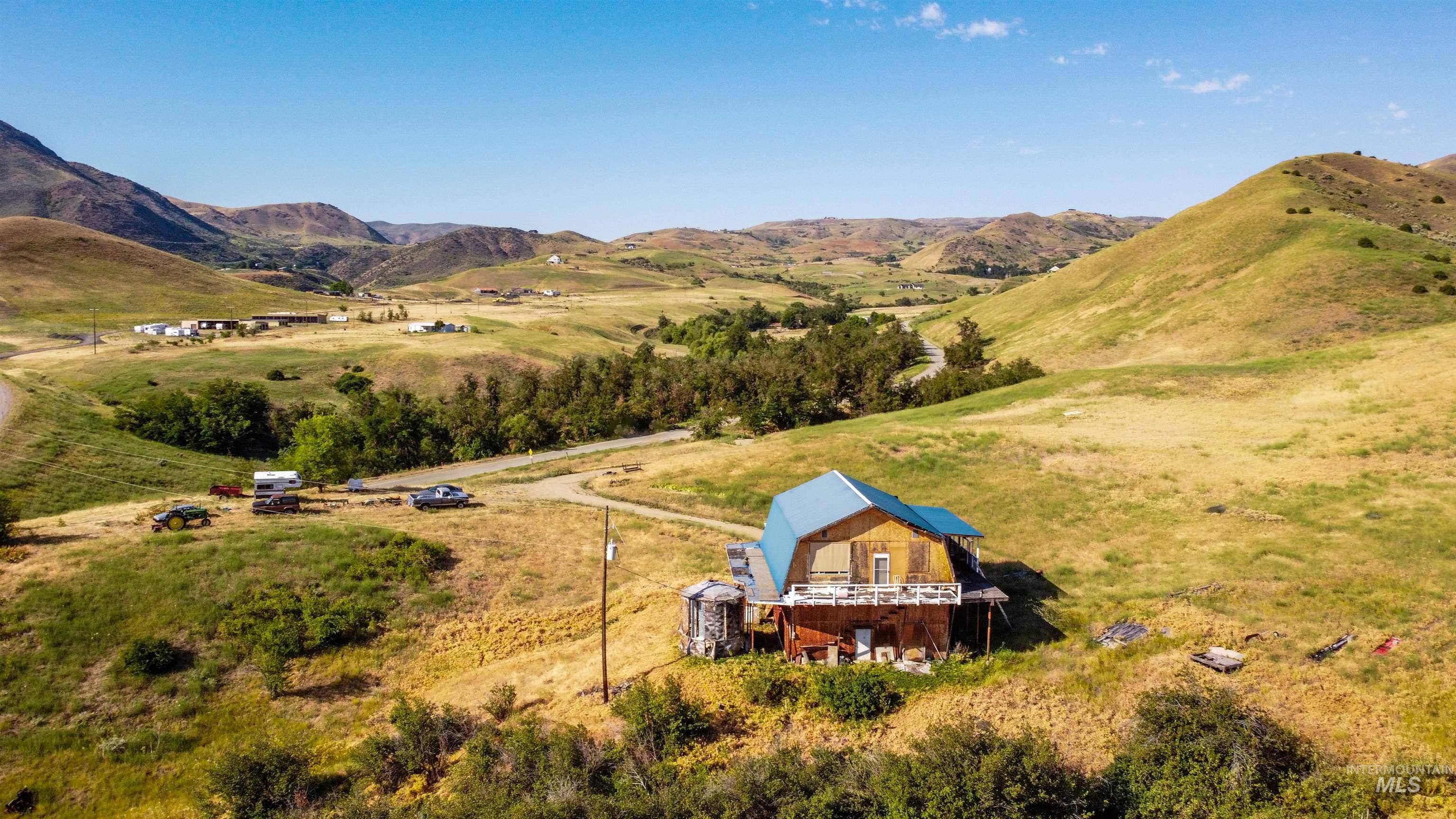 442 Old Hwy 55 Property Photo 5