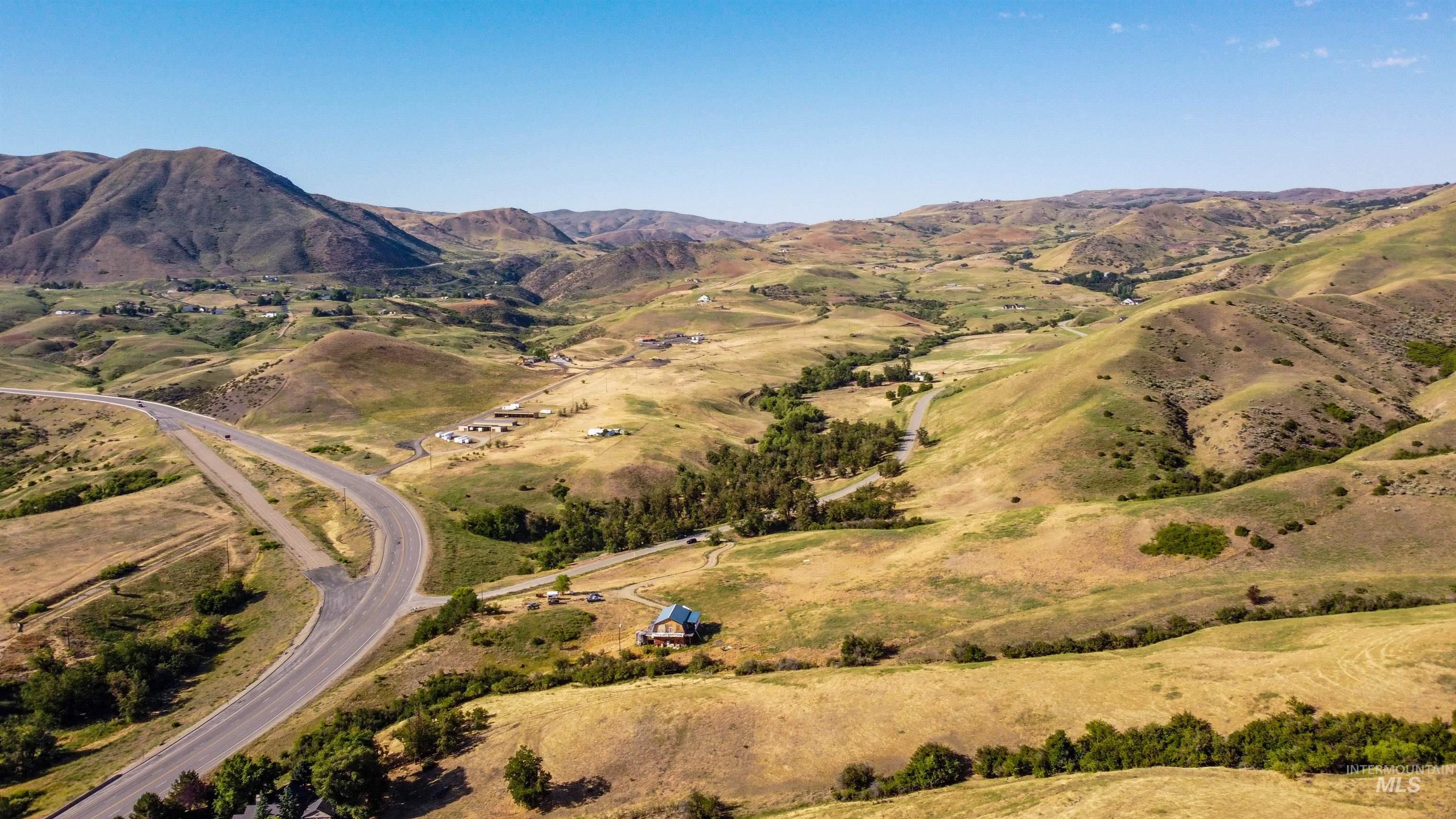 442 Old Hwy 55 Property Photo 9