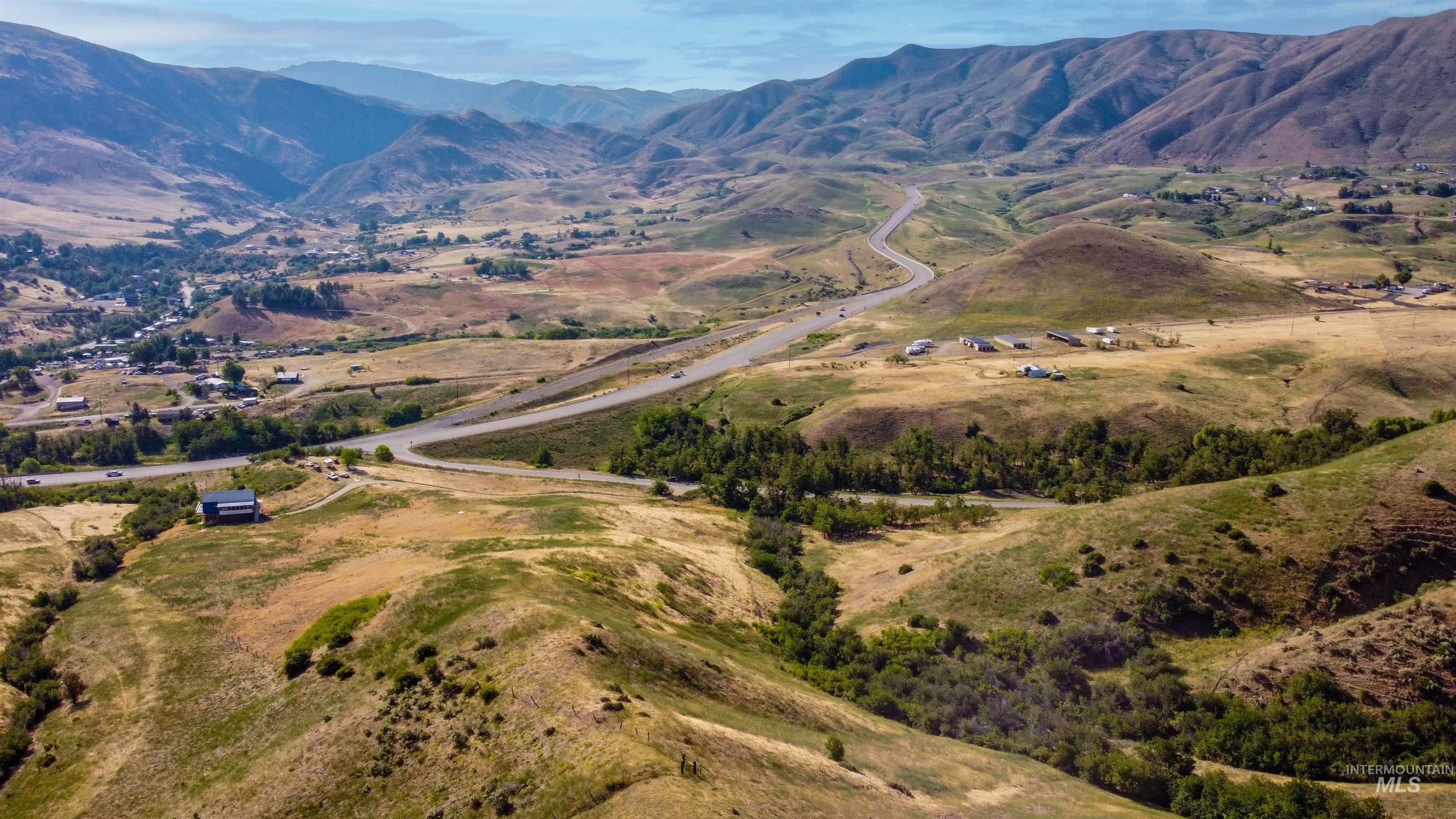 442 Old Hwy 55 Property Photo 14