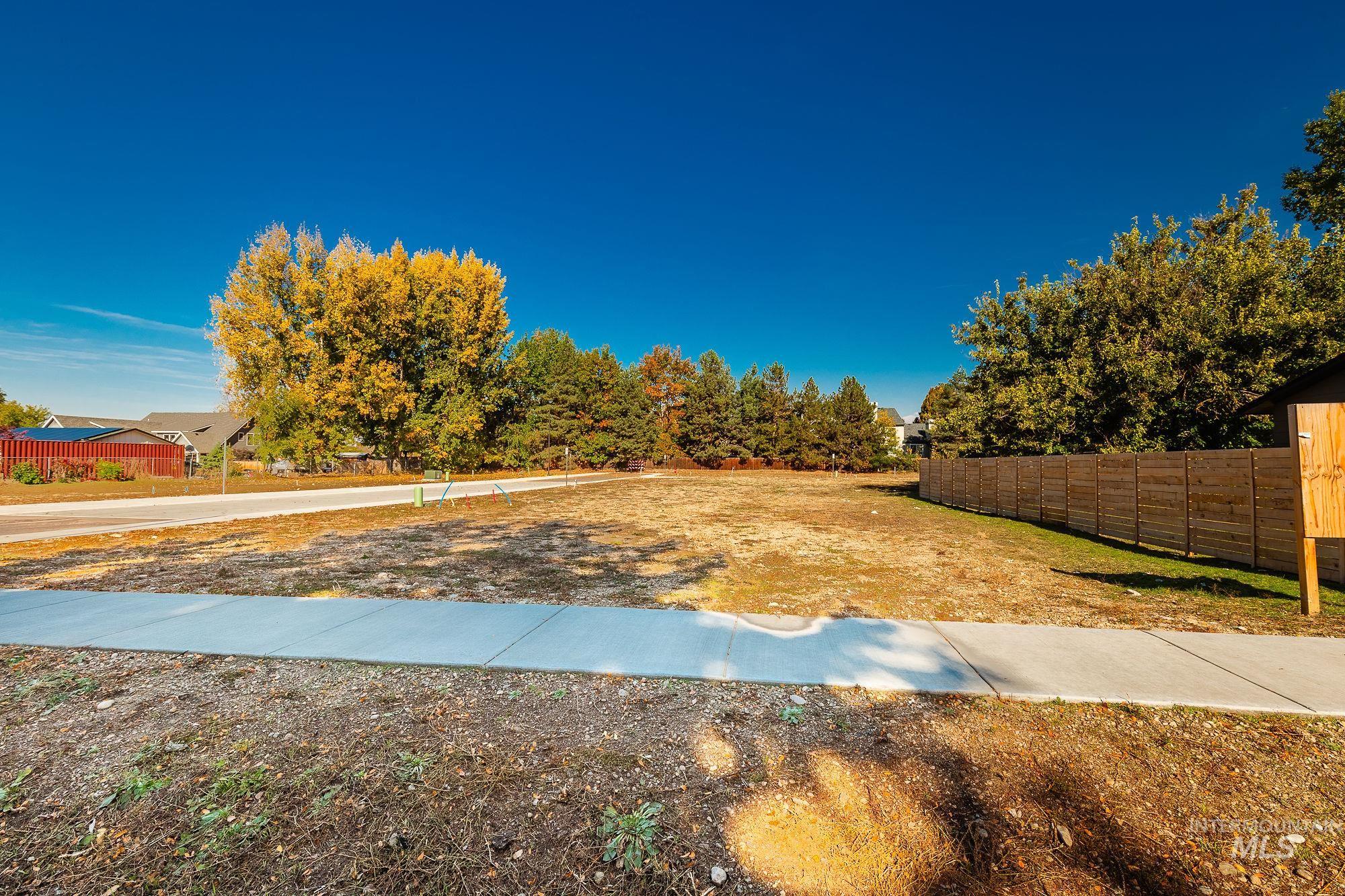 5143 W Promise Ln Property Photo 5
