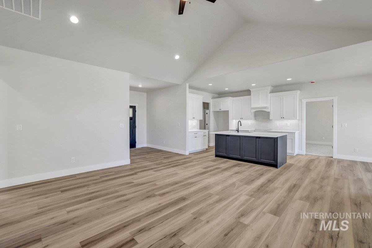 951 Gregory Way Property Photo 4