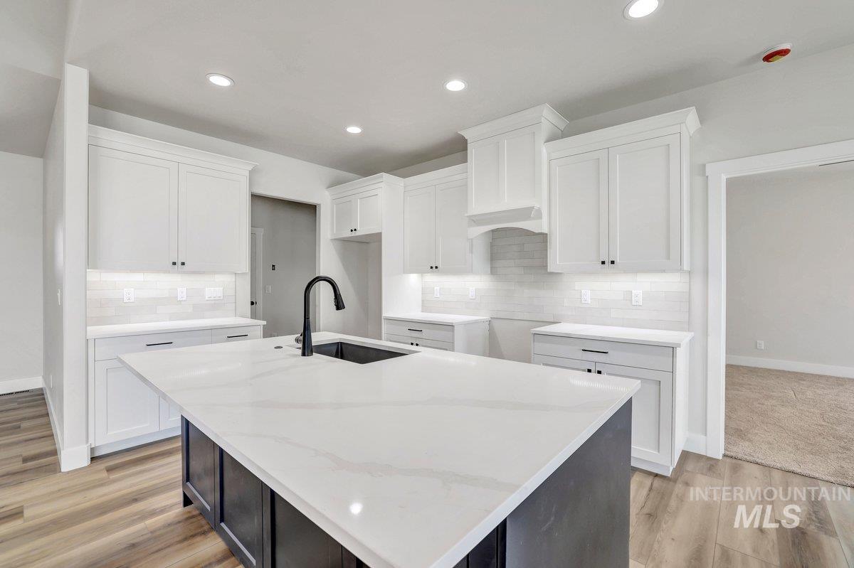 951 Gregory Way Property Photo 6