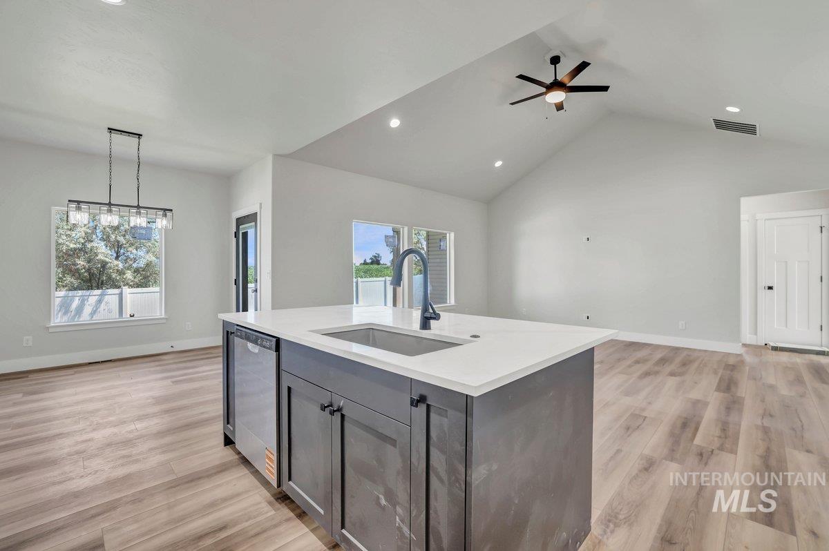 951 Gregory Way Property Photo 9