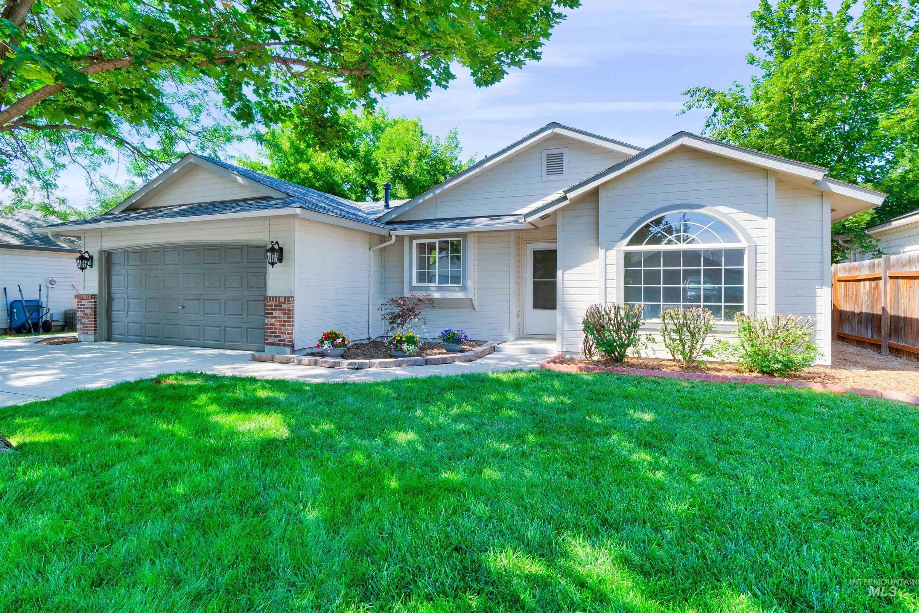 474 E Addeson