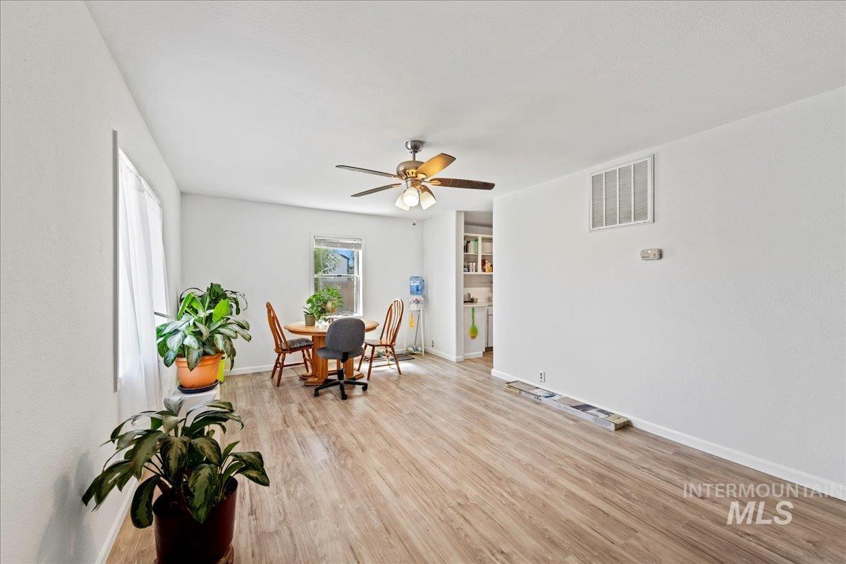 1150 S Park Street Property Photo 3