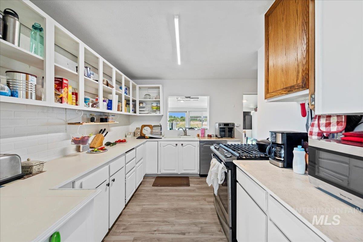 1150 S Park Street Property Photo 4