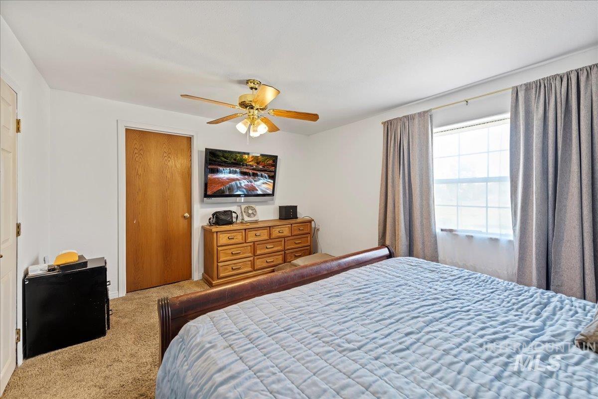 1150 S Park Street Property Photo 7