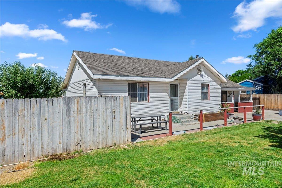 1150 S Park Street Property Photo 13