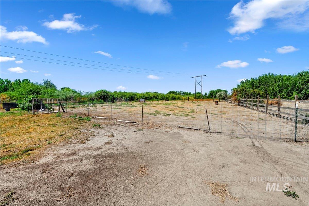 1150 S Park Street Property Photo 18