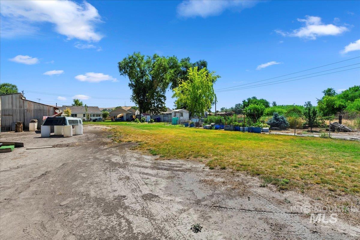 1150 S Park Street Property Photo 19