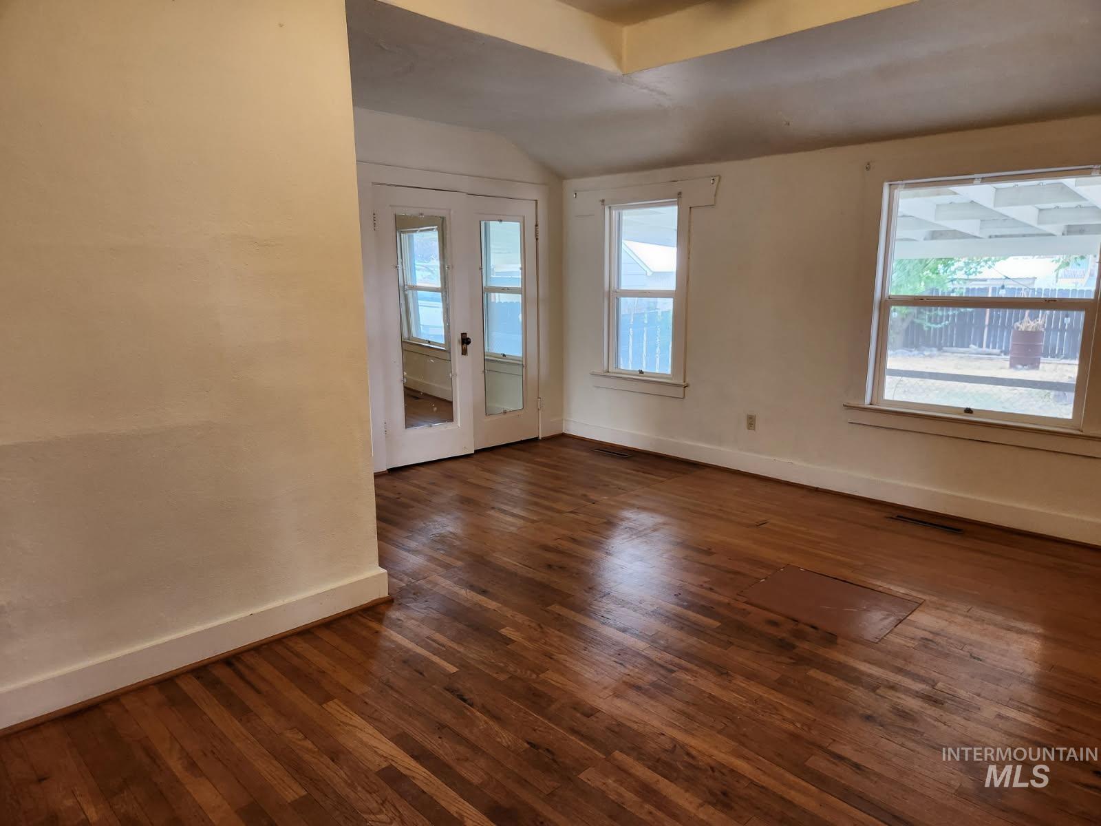 307 N 4th Street Property Photo 9