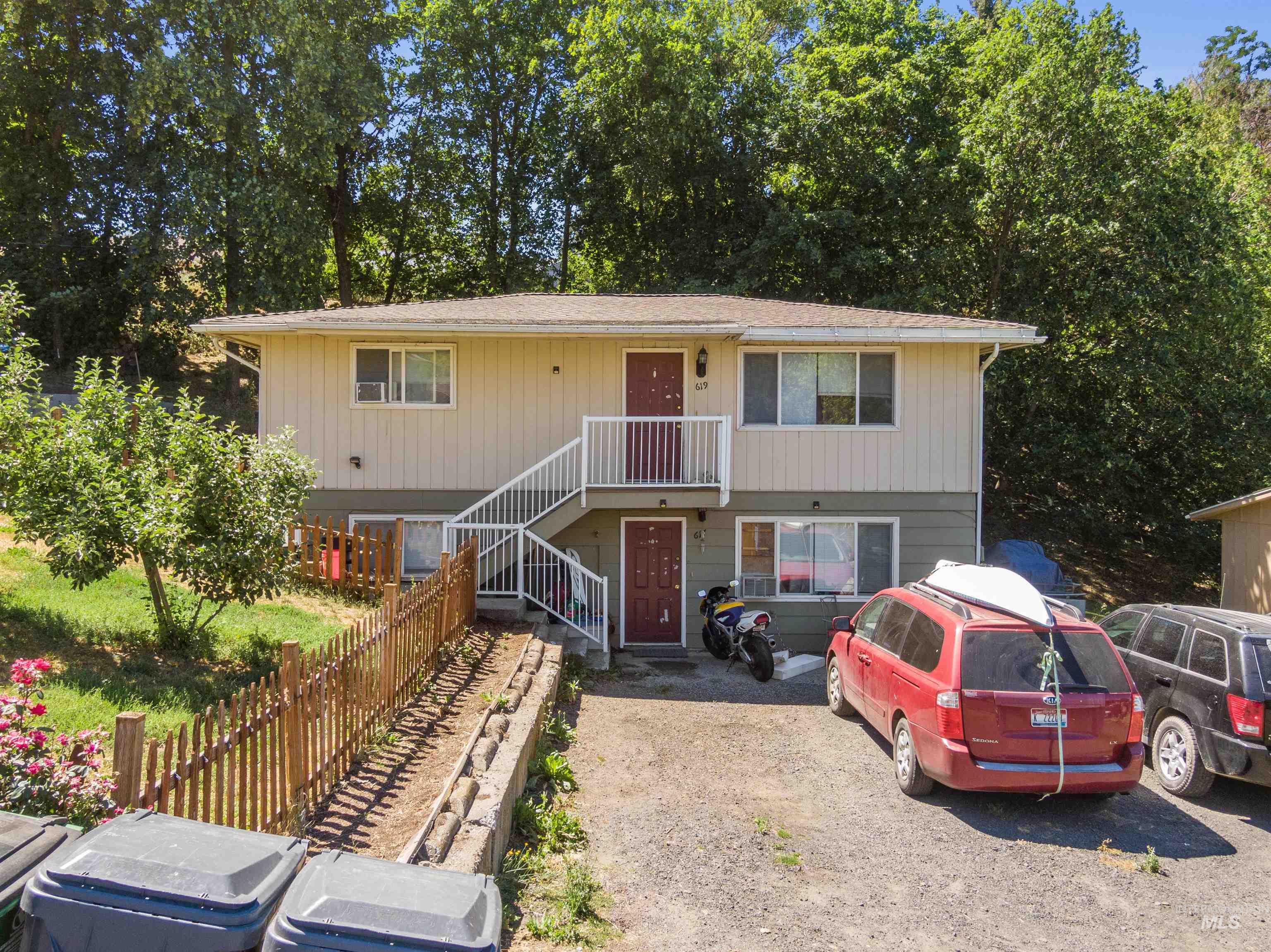 617 Hillside Property Photo 1