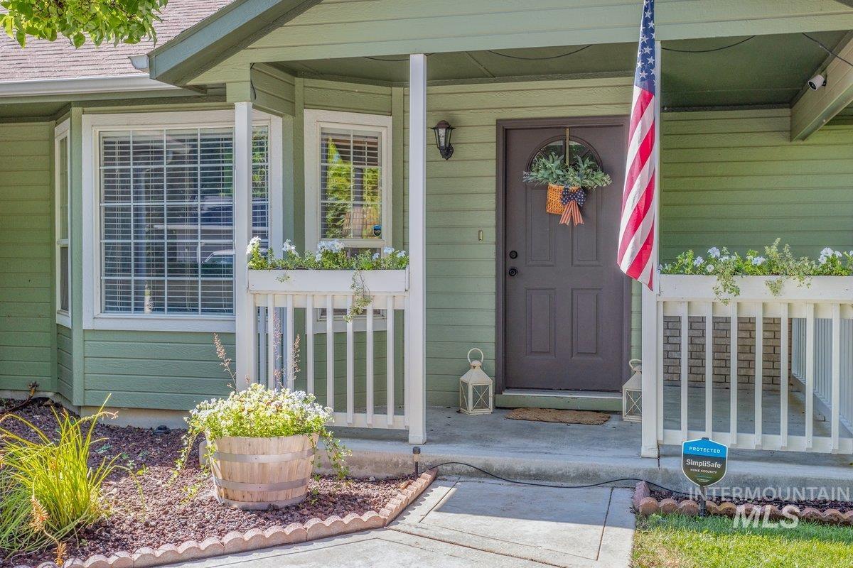 2087 E Oakridge Ct Property Photo 1