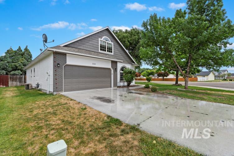 722 S Bonneville Dr Property Photo 4