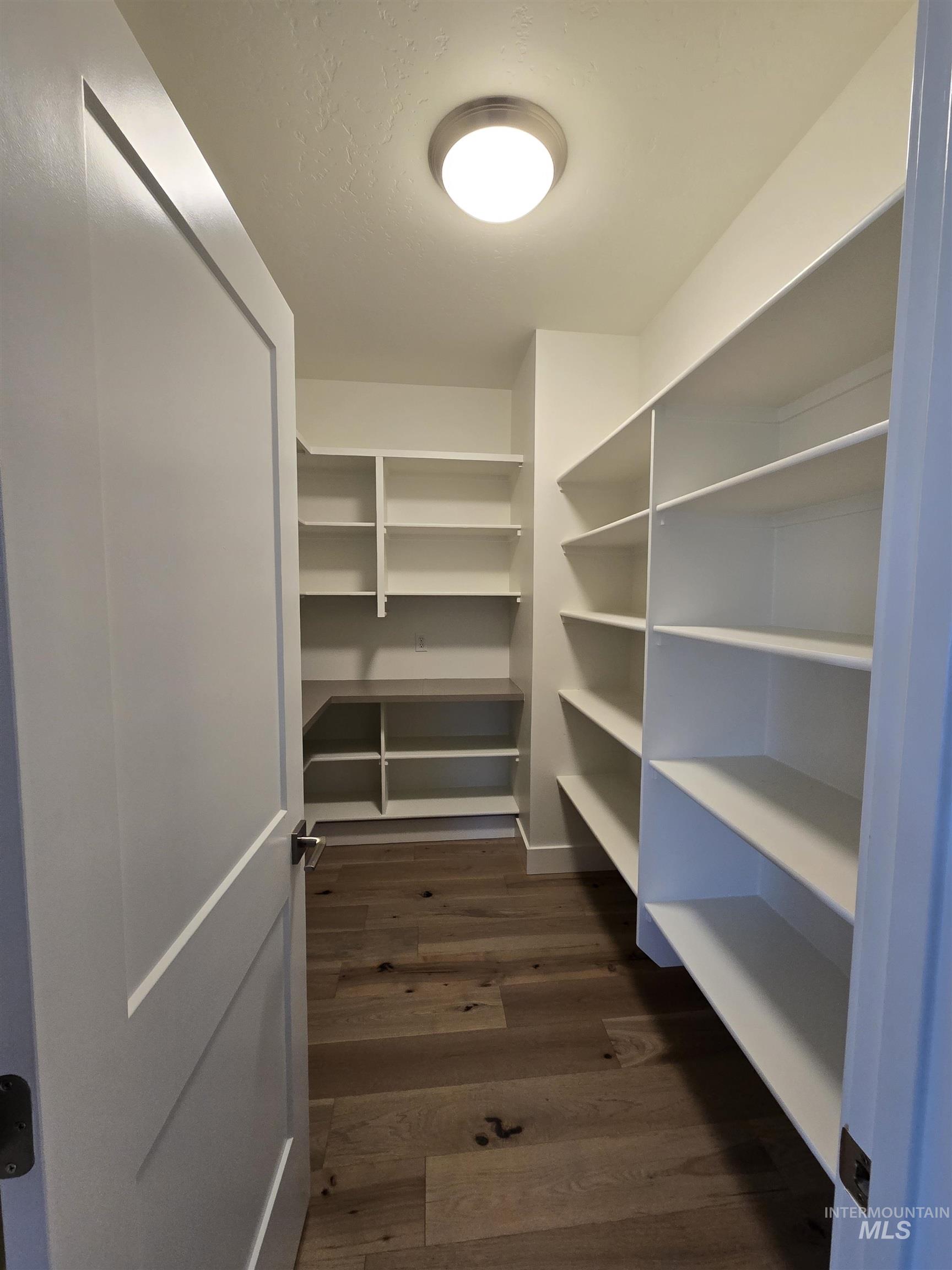 5079 N Brody Property Photo 4