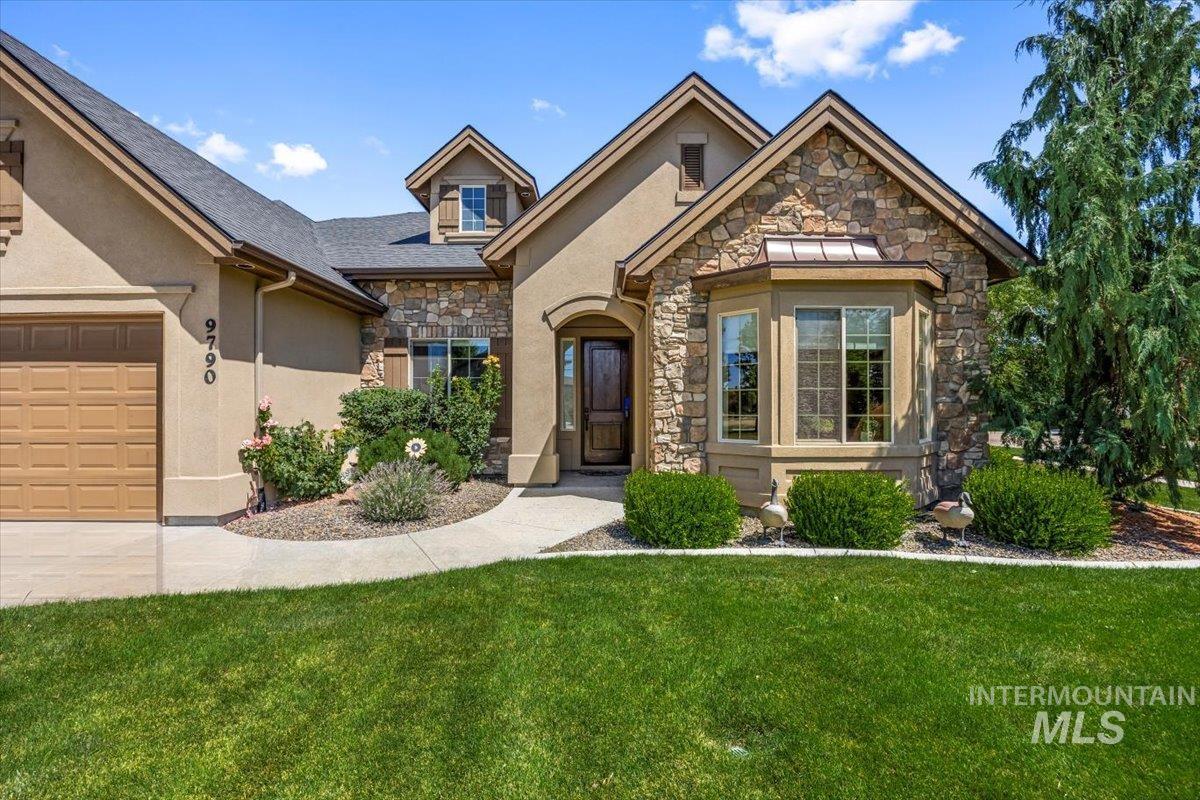 9790 W Golden Rain St. Property Photo 2