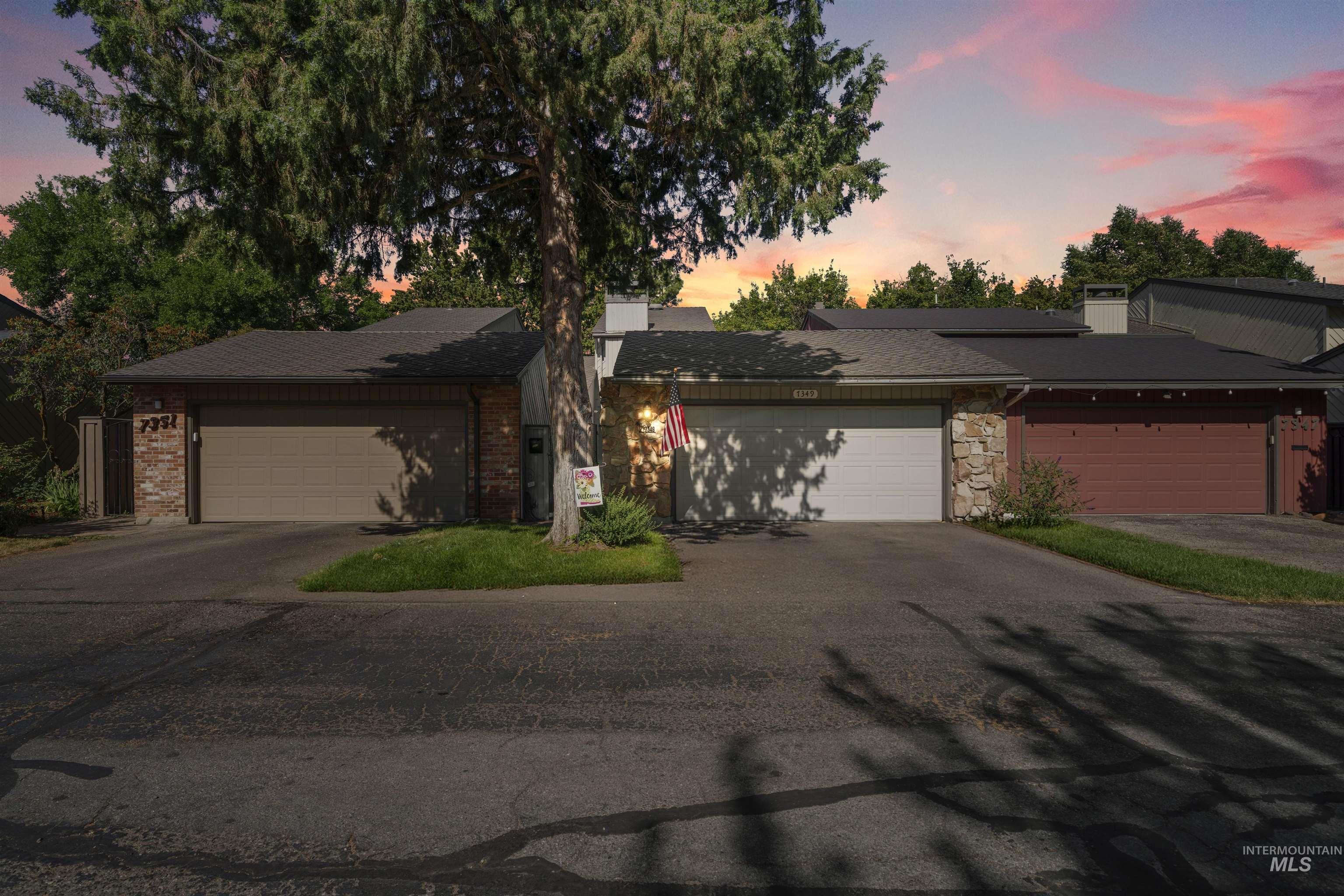 7349 W Cascade Dr Property Photo 1