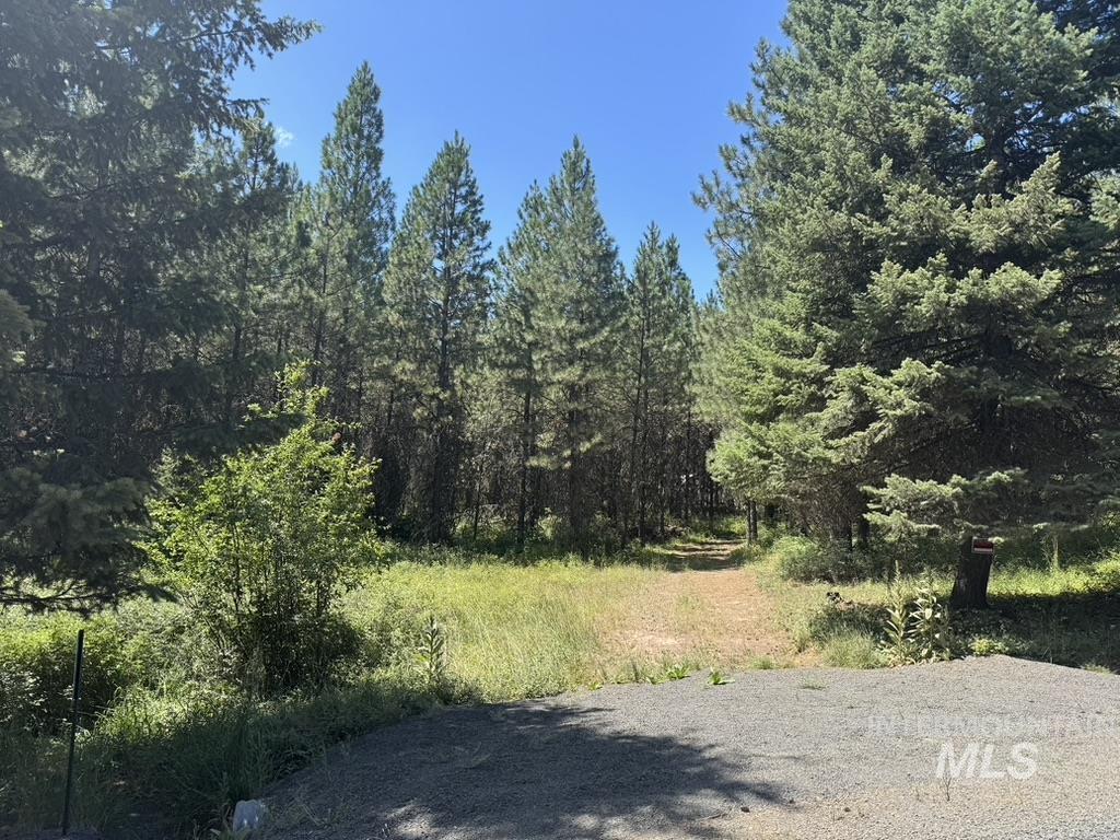 665 Green Rd Property Photo 1