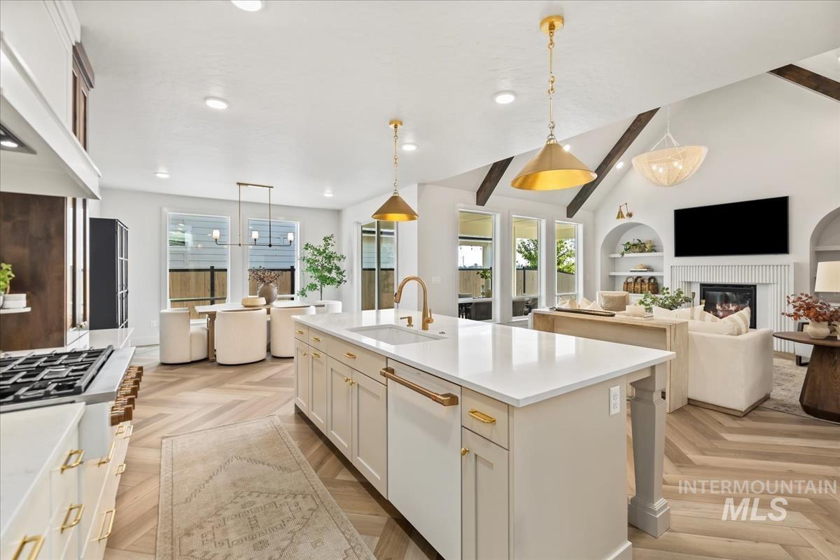 2373 N Buhrstone Pl Property Photo 4