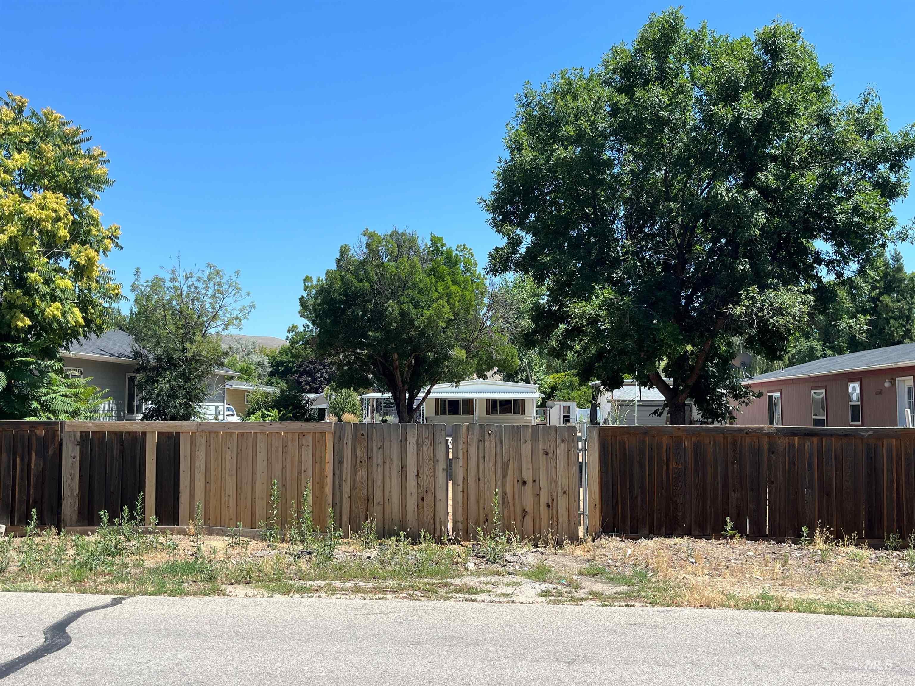 3683 Kingsland Way Property Photo 3
