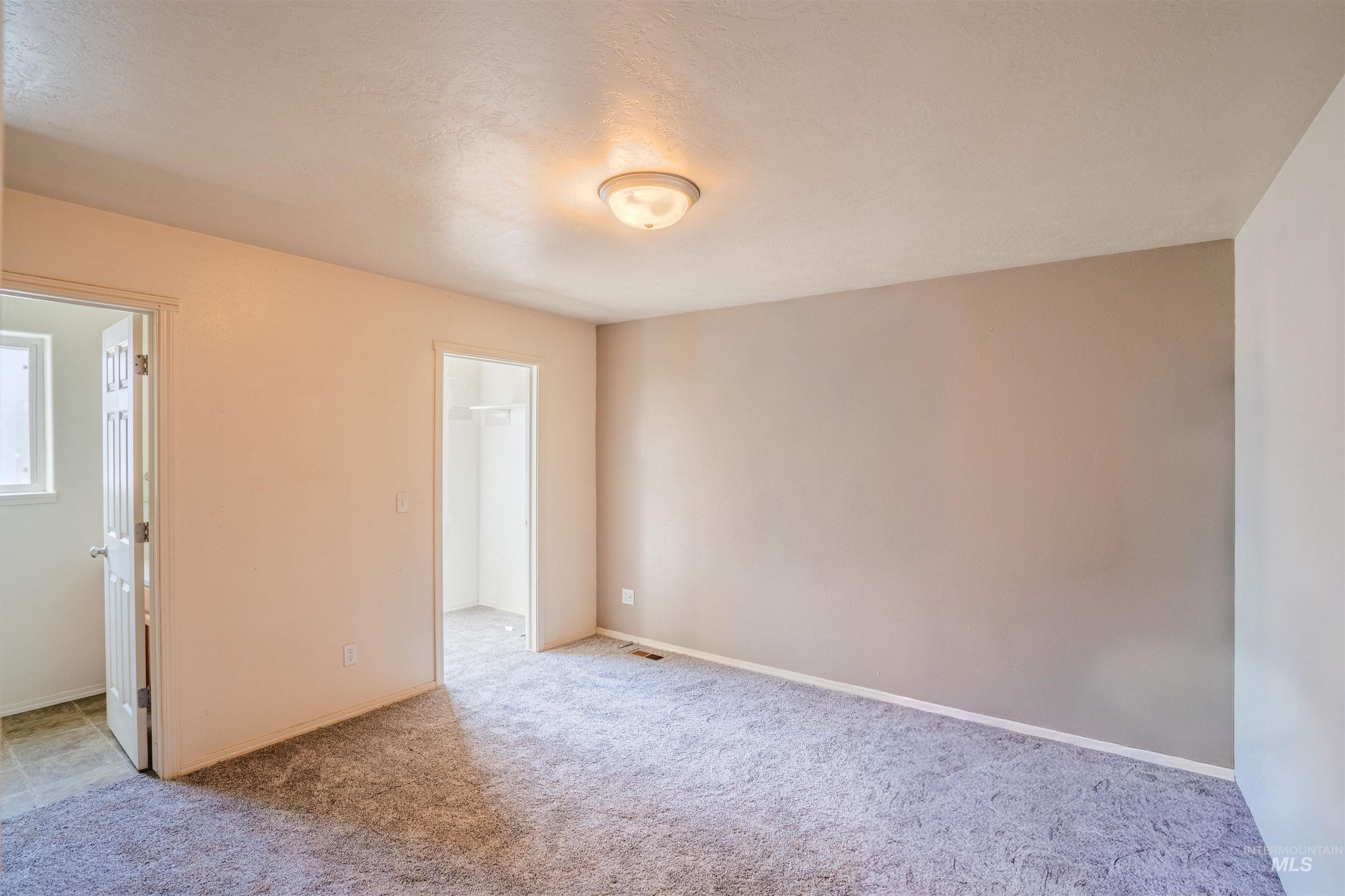 225 Cottonwood Property Photo 17